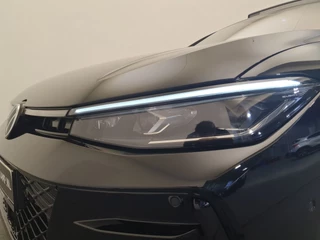 Volkswagen Passat Volkswagen Passat Variant 1.5 eHybrid 272pk DSG/AUT R-Line Wegklapbare trekhaak, Panoramadak, Leder - afbeelding nr 20