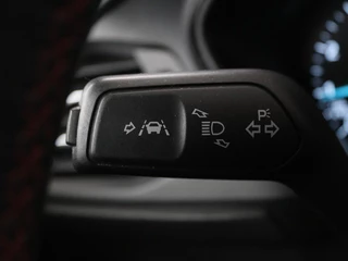 Ford Focus Ford Focus 1.0 EcoBoost ST Line | Stoel & stuurverwarming |  Camera | Trekhaak | Climate control | Carplay | Navigatie | Cruise control - afbeelding nr 9