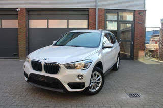 BMW X1 BMW X1 sDrive16d Executive | Parkeersonsoren | Aut. kofferbak - afbeelding nr 4