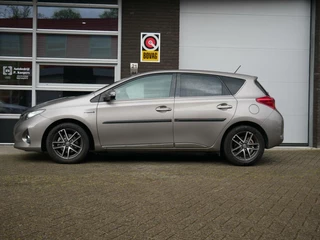 Toyota Auris Toyota Auris 1.8 Hybrid Dynamic Camera| Trekhaak| Navi+BT - afbeelding nr 2