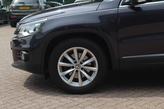 Volkswagen Tiguan Volkswagen Tiguan 1.4 TSI Edition / Trekhaak / Panoramadak / Apple CarPlay / 18'' / Navigatie / Xenon / Stoelverwarming / Cruise Control - afbeelding nr 14