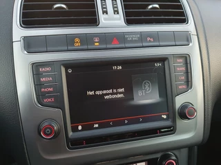 Volkswagen Polo Volkswagen Polo 1.0 BlueMotion Connected Series - NAP / CARPLAY / DAB / P.SENSOREN V+A / LM-VELGEN '17 / EXTRA SET '15 / NWE APK ! - afbeelding nr 42