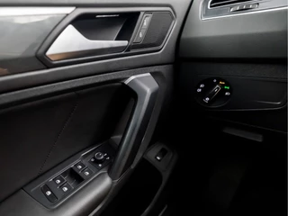 Volkswagen Tiguan 150Pk Automaat (PANORAMADAK, DIGITAL COCKPIT, APPLE CARPLAY, ELEK SPORTSTOELEN, LEDER, STOELVERWARMING, CAMERA, GETINT GLAS, KEYLESS, LED, ELEK ACHTERKLEP, PARKEER ASSISTENT, NIEUWSTAAT) - afbeelding nr 28