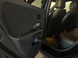Mercedes-Benz GLA Mercedes-Benz GLA 180 BNS SOL. AMG-LINE l STOELVER l CAMERA l SFEERVERL l 19INCH l - afbeelding nr 39
