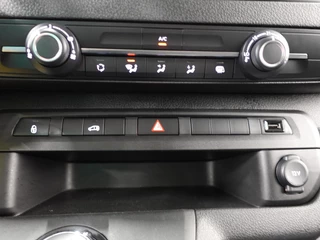 Opel Vivaro Opel Vivaro 2.0 BlueHDi 145PK L3 Automaat Sport-Edition Airco Bluetooth Cruise Control Navigatie Trekhaak - afbeelding nr 22
