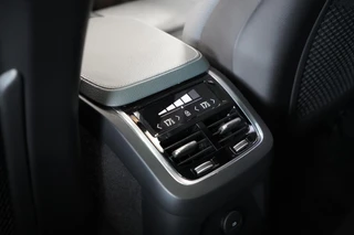 Volvo XC90 Volvo XC90 2.0 T8 Recharge AWD R-Design 7Pers|Pano|Memory|Trekhaak - afbeelding nr 12