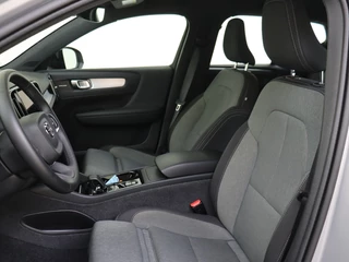 Volvo XC40 Volvo XC40 B4 Plus Dark | Trekhaak | Dodehoekdetectie | Achteruitrijcamera - afbeelding nr 16