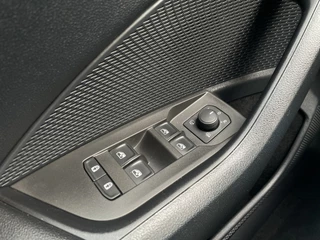 Škoda Octavia Škoda Octavia Combi 1.5 e-TSI Business Edition Plus | Trekhaak | Head-Up | Carplay | LED | Sfeerverl. | Camera | Memory - afbeelding nr 44