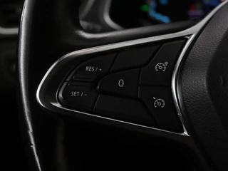 Renault Captur Renault Captur 1.6 E-Tech Hybrid 145 Initiale Paris | Leder |  Stoel & stuurverwarming | Camera | Full LED | Park Assist | Carplay | BOSE Sound - afbeelding nr 16