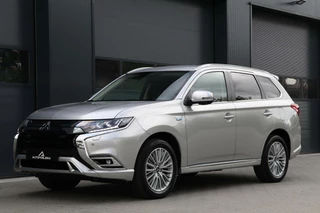 Mitsubishi Outlander Mitsubishi Outlander 2.4 PHEV Intense AWD Trekhaak AppleCarplay Leder/Alcantara Pdc Chroom Lmv 108000KM BJ2020 - afbeelding nr 9