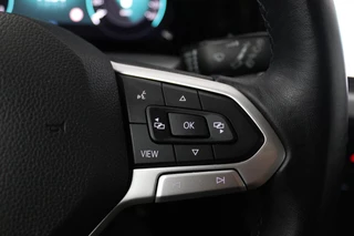 Volkswagen Golf Volkswagen Golf 1.5 TSI Life Business (STOELVERWARMING, NAVIGATIE, ELEKTR STOELEN, DIGITAAL DASHBOARD, PARKEERSENSOREN, NL-AUTO) - afbeelding nr 16