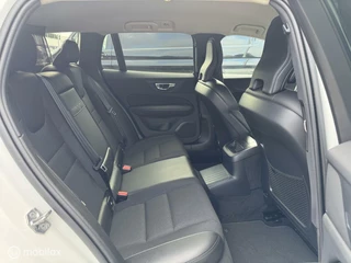 Volvo V60 Volvo V60 2.0 T6 Recharge AWD R-Design / Carplay - afbeelding nr 25