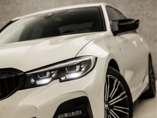 BMW 3 Serie BMW 3 Serie 320i M Sport 184Pk Automaat (APPLE CARPLAY, M PAKKET, GROOT NAVI, SFEERVERLICHTING, LEDER/ACANTARA, SPORTSTOELEN, GETINT GLAS, PARKEERSENSOREN, NIEUWE APK, NIEUWSTAAT) - afbeelding nr 15