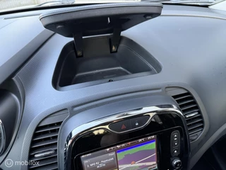 Renault Captur Renault Captur 0.9 TCe Helly Hansen 2015 / Trekhaak / Camera / Keyless / R-Link Navigatie / Climate control / NAP - afbeelding nr 19