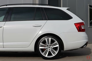 Škoda Octavia Skoda Octavia Combi 2.0 TSI RS DSG 220 PK / 1e eig / Stoelverwarming / Cruise / Xenon - afbeelding nr 6
