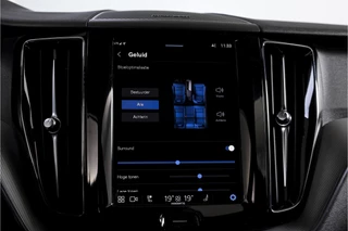 Volvo XC60 Volvo XC60 2.0 T6 Plug-in hybrid AWD Plus Dark | S/K-Panodak | Dig. Cockpit | Adapt. Cruise | Memory Stoelen | Elek. Klep | Stoel-+stuurverw. | 360 Camera | Harman/Kardon | NAV+App. Connect | LM 19
