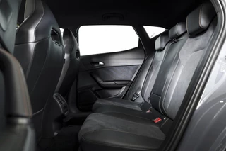 CUPRA Formentor | Dig. Cockpit | Adapt. Cruise | Stoel-+Stuurverw. | Elek. stoel met geheugen | PDC | Camera | NAV + App. Connect | ECC | LM 19