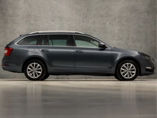 Škoda Octavia (APPLE CARPLAY, NAVIGATIE, CLIMATE, GETINT GLAS, SPORTSTOELEN, PARKEERSENSOREN, CRUISE, NIEUWE APK, NIEUWSTAAT) - afbeelding nr 4