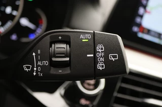 BMW 5 Serie BMW 5 Serie Touring 520i High Executive Leer, Head-Up, Elektrische Stoelen, Navigatie, Bluetooth, PDC, Trekhaak, 18'' - afbeelding nr 40