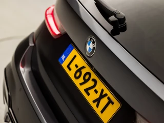 BMW 3 Serie Automaat (PANORAMADAK, DEALER ONDERHOUDEN, M PAKKET, APPLE CARPLAY, LASER KOPLAMPEN, LEDEREN SPORTSTOELEN, CAMERA, STOELVERWARMING, GETINT GLAS, ELEK ACHTERKLEP, NIEUWE APK, NIEUWSTAAT) - afbeelding nr 34