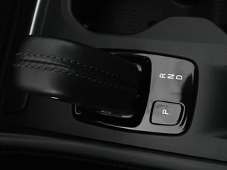 Volvo XC40 Volvo XC40 1.5 T5 Recharge Business Pro | Panoramadak | Stoel & stuurverwarming | Trekhaak | 360 camera | Adaptive cruise | Harman/Kardon | Carplay | Navigatie | Full LED - afbeelding nr 21
