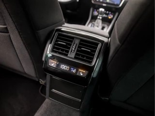 Škoda Superb 218Pk Automaat (APPLE CARPLAY, GROOT NAVI, VIRTUAL COCKPIT, MEMORY SEATS, STOELVERWARMING, CAMERA, GETINT GLAS, LED KOPLAMPEN, TREKHAAK, NIEUWSTAAT) - afbeelding nr 33