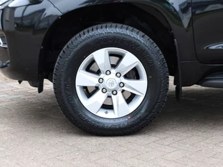 Toyota Land Cruiser Toyota Land Cruiser 2.8 D-4D Blind Van | Leder | 3500 kg Trekgewicht | Schuifdak - afbeelding nr 9