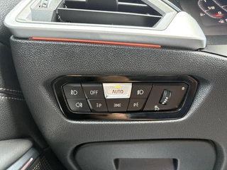 BMW 3 Serie BMW 3-serie 330i High Executive, M Pakket, Schuifdak, 19