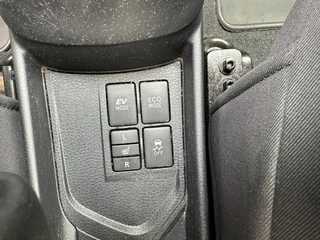 Toyota Yaris Toyota Yaris 1.5 Hybrid Aut. Now Clima stoelverwarming - afbeelding nr 18