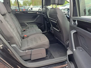 Volkswagen Touran | Automaat | Navi | Trekhaak | Stoel- en stuurverwarming | ACC | LED | - afbeelding nr 23