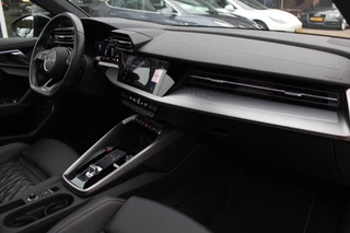 Audi S3 Audi S3 Limousine 2.0 TFSI quattro Edition One / Panoramadak / Camera / RS Seats / B&O / 19'' / Matrix LED / Navigatie / Dodehoek / ACC / Stoelverwarming / DAB - afbeelding nr 13