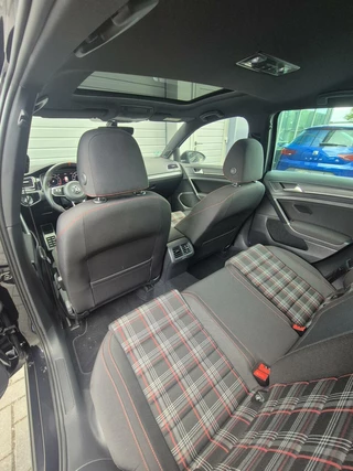 Volkswagen Golf Volkswagen Golf 2.0 TSI GTI Performance Virtual/Pano/Carbon/ - afbeelding nr 38