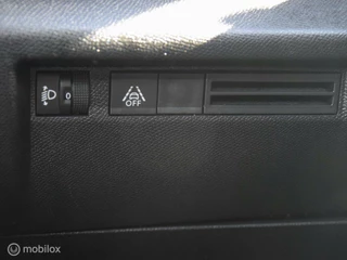 Citroën C4 Citroen C4 100pk Feel I Navi I Airco I Cruise I Camera I - afbeelding nr 25
