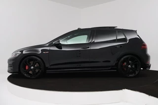 Volkswagen Golf Volkswagen GOLF 2.0 TSI GTI TCR (AKRAPOVIC, PANORAMADAK, CAMERA, STOELVERWARMING, CRUISE CONTROL, DEALER ONDERHOUDEN) - afbeelding nr 2