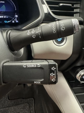 Renault Captur Renault Captur 1.6 E-Tech Plug-in Hybrid 160 Edition One Afn.Trekhaak-Navigatie-Cr.Contr-Clima-Camera-Stoelverwarming-Parkeersensoren-Leder-Lm18''velgen - afbeelding nr 28