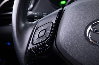 Toyota C-HR Toyota C-HR 1.8 Hybrid Style Automaat *NAVI *unieke km.stand* - afbeelding nr 16