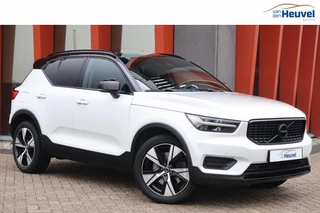 Volvo XC40 T4 Recharge R-Design | Stoelverwarming | Trekhaak | Panoramadak | Parkeercamera | Glossy Black | Keyless