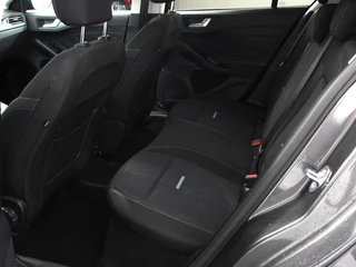 Ford Focus Ford Focus 1.0 EcoBoost 155pk Hybrid Automaat Active X | Navigatie | Climate Control | Camera | Parkeer sensoren | B&O | Dab | Led | Lichtmetalen velgen - afbeelding nr 9