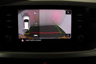 Škoda Kamiq Skoda Kamiq 1.0 TSI Sport Business (STOELVERWARMING, CRUISE CONTROL, PARKEERSENSOREN, ACHTERUITRIJCAMERA, AUTOMAAT) - afbeelding nr 18