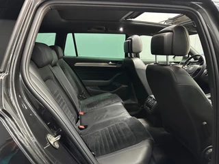 Volkswagen Passat Volkswagen Passat Variant 1.4 TSI ACT Highline Business R - afbeelding nr 13