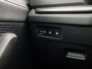 Škoda Octavia Automaat (VIRTUAL COCKPIT, APPLE CARPLAY, GROOT NAVI, CLIMATE, SPORTSTOELEN, LED KOPLAMPEN, LANE ASSIST, TREKHAAK, PARKEERSENSOREN, NIEUWE APK, NIEUWSTAAT) - afbeelding nr 24