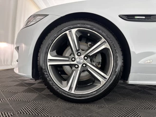 Jaguar XF Jaguar XF 2.0d Portfolio Aut. *FULL-LEATHER | XENON | NAVI-FULLMAP | COMFORT-SEATS | CAMERA | AMBIENT-LIGHT | ECC | PDC | CRUISE | 17''ALU* - afbeelding nr 28