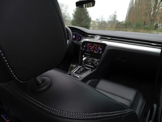 Volkswagen Passat Volkswagen Passat Variant 1.4 TSI ACT 149PK DSG / HighLine / R-line / LED *NAP* - afbeelding nr 47