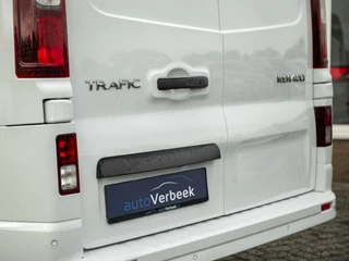 Renault Trafic Renault Trafic L2H1 2.0dCi 170pk Aut. T29 Luxe | BPM-vrij!! | Navi | Achtercamera | PDC rondom | ECC | 17