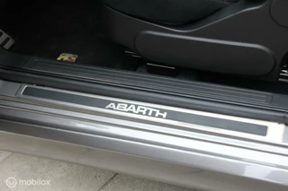 Abarth 595 Abarth 595 1.4 T-Jet 135 70th Anniversary, Carplay - afbeelding nr 15