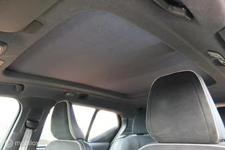 Volvo XC40 Volvo XC40 1.5 T3 R-Design, Pano, Trekhaak, Winterset, Pdc + camera, 360 vieuw, Stoel/stuur verwarming, Keyless, Carplay, Donkerglas, Harman kardon, Clima, Navi, Elektrische achterklep. - afbeelding nr 26