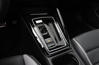 Volkswagen Golf Volkswagen Golf 2.0 TDI 147kW/200PK GTD Pano/Leder/IQ.Light/HK/Camera/Head-up/Elek. stoel/DCC/19