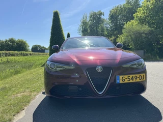 Alfa Romeo Giulia Alfa Romeo Giulia 2.0T 310pk, super netjes!! Veel opties!! - afbeelding nr 4