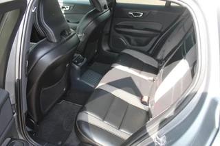Volvo V60 Volvo V60 2.0 T6 TE AWD R-DESIGN. Originele trekhaak - afbeelding nr 21