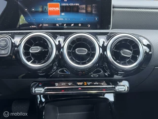 Mercedes-Benz A-Klasse Mercedes A-klasse 200 / Groot navi en virtual cockpit / etc. - afbeelding nr 29